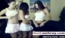 3 coquines font une show tres sex devant leurs cam